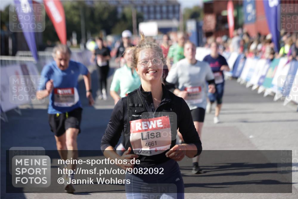 03.10.2025 - Köhlbrandbrückenlauf Jannik Wohlers http://msf.ph/oto/9082092 03.10.2025 13:18:10 Ziel 4472, 4473, 4581, 4600, 4620, 4661, 4682, 4950, 5209, 5454, 6310, 6326, 6633, 6634 meine-sportfotos.de