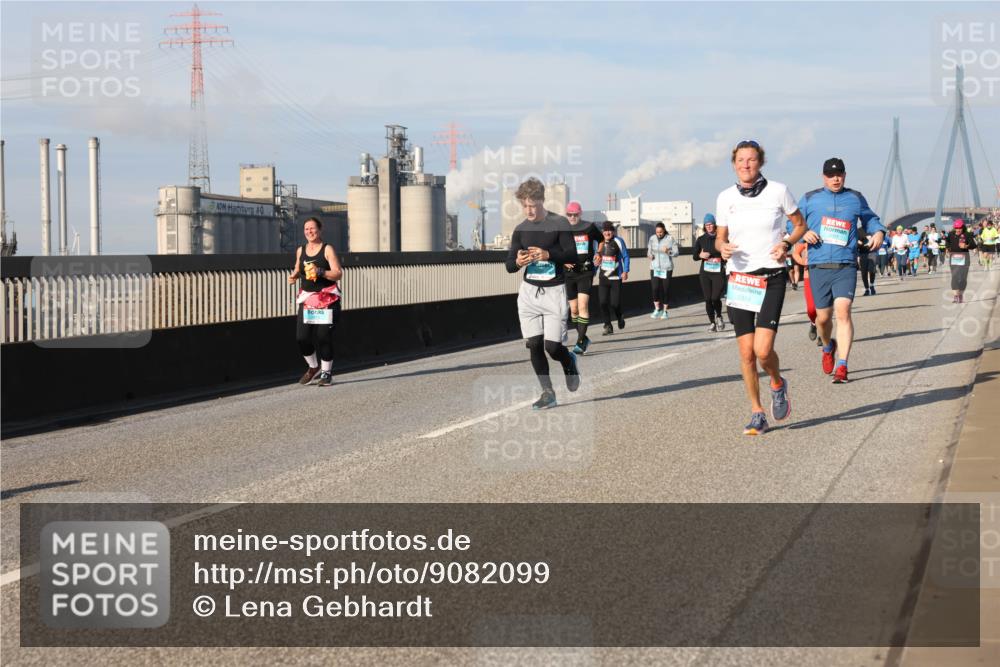 03.10.2025 - Köhlbrandbrückenlauf Lena Gebhardt http://msf.ph/oto/9082099 03.10.2025 10:04:26 Position 2 2319 meine-sportfotos.de