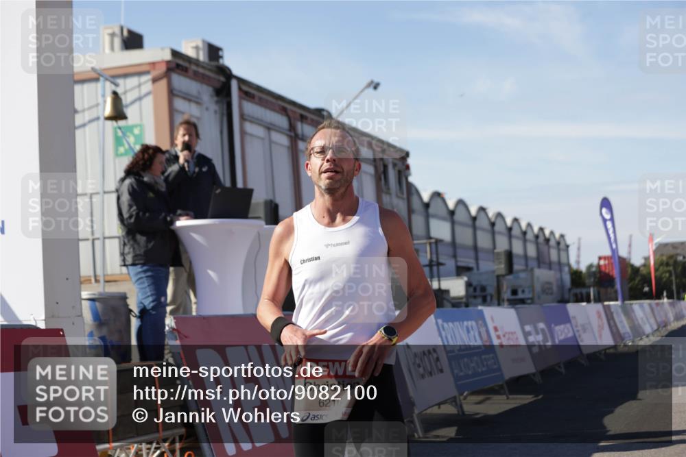 03.10.2025 - Köhlbrandbrückenlauf Jannik Wohlers http://msf.ph/oto/9082100 03.10.2025 12:50:59 Ziel 4072, 6216, 6552 meine-sportfotos.de