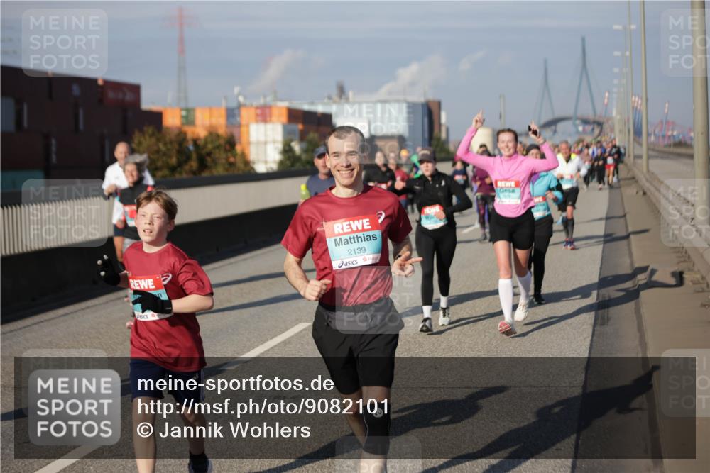 03.10.2025 - Köhlbrandbrückenlauf Jannik Wohlers http://msf.ph/oto/9082101 03.10.2025 10:05:15 Position 3 2139 meine-sportfotos.de