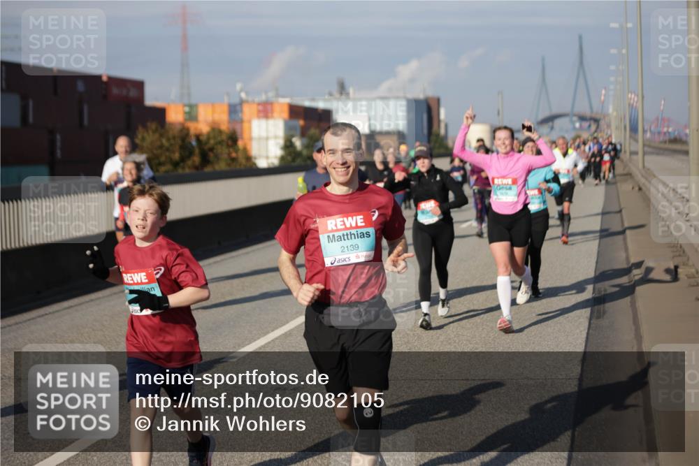 03.10.2025 - Köhlbrandbrückenlauf Jannik Wohlers http://msf.ph/oto/9082105 03.10.2025 10:05:15 Position 3 2139 meine-sportfotos.de