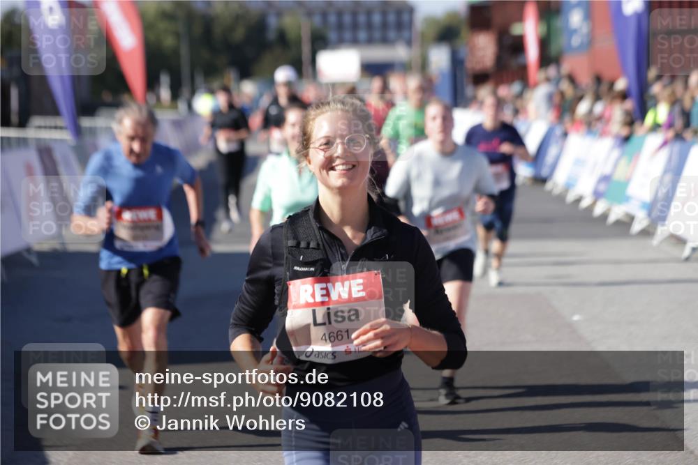 03.10.2025 - Köhlbrandbrückenlauf Jannik Wohlers http://msf.ph/oto/9082108 03.10.2025 13:18:10 Ziel 4472, 4473, 4581, 4600, 4620, 4661, 4682, 4950, 5209, 5454, 6310, 6326, 6633, 6634 meine-sportfotos.de