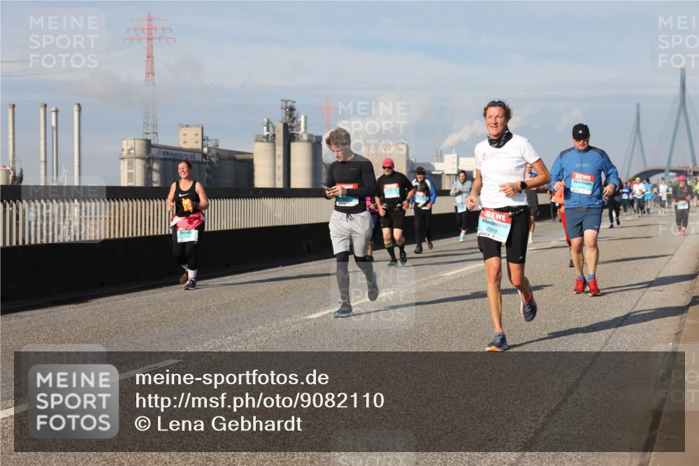 03.10.2025 - Köhlbrandbrückenlauf Lena Gebhardt http://msf.ph/oto/9082110 03.10.2025 10:04:26 Position 2 2319 meine-sportfotos.de