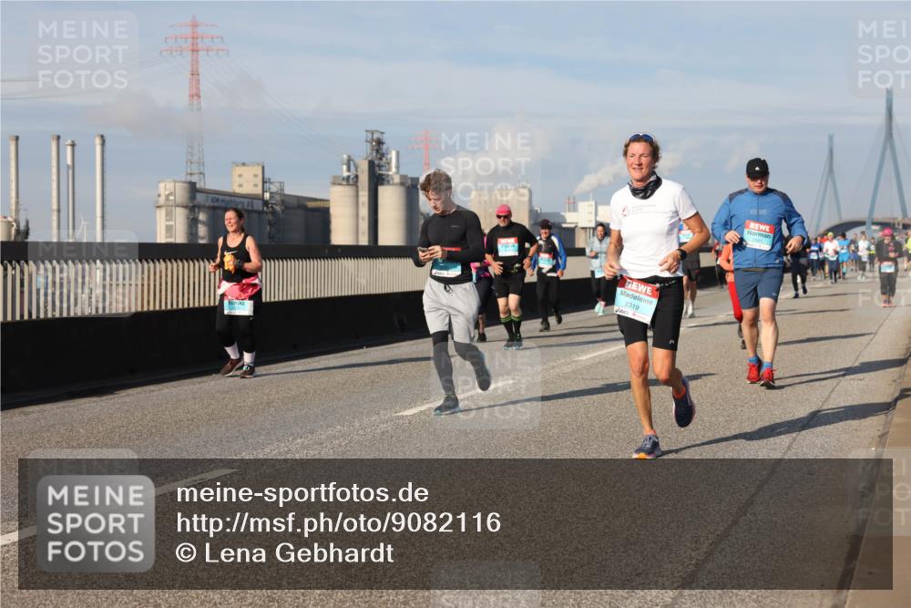 03.10.2025 - Köhlbrandbrückenlauf Lena Gebhardt http://msf.ph/oto/9082116 03.10.2025 10:04:27 Position 2 2319 meine-sportfotos.de