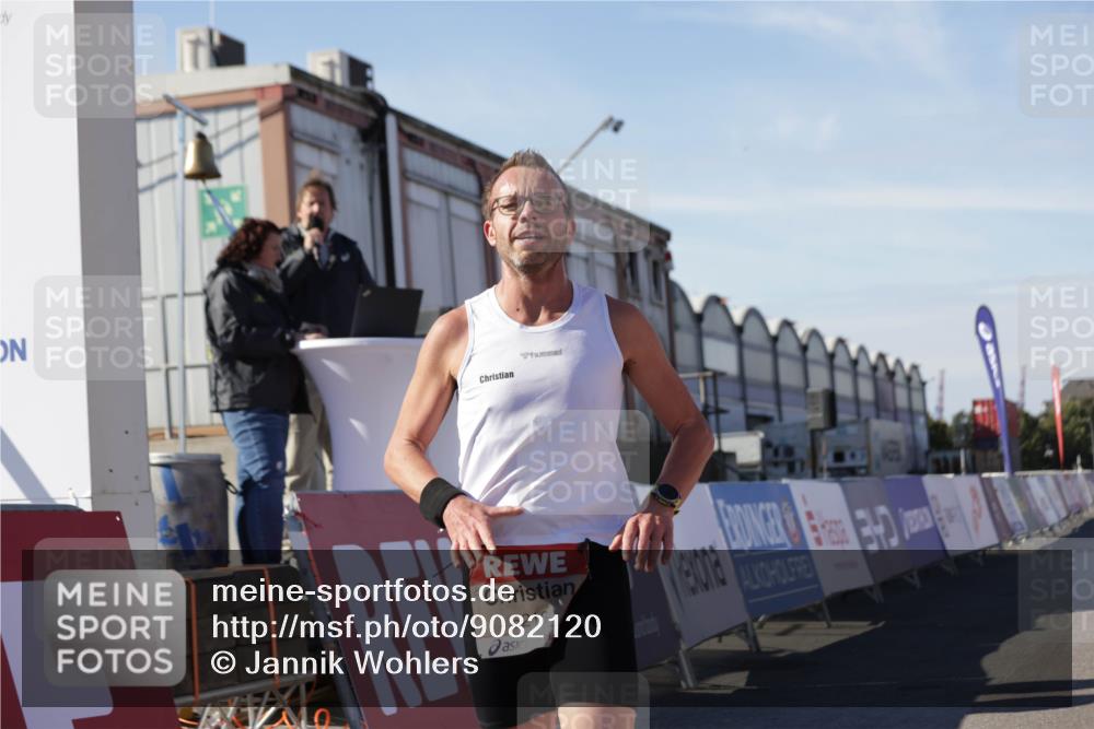 03.10.2025 - Köhlbrandbrückenlauf Jannik Wohlers http://msf.ph/oto/9082120 03.10.2025 12:50:59 Ziel 4072, 6216, 6552 meine-sportfotos.de