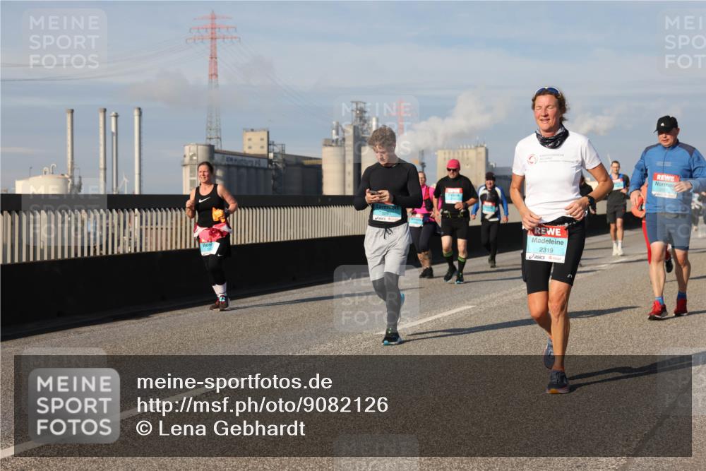 03.10.2025 - Köhlbrandbrückenlauf Lena Gebhardt http://msf.ph/oto/9082126 03.10.2025 10:04:27 Position 2 2319, 2001 meine-sportfotos.de