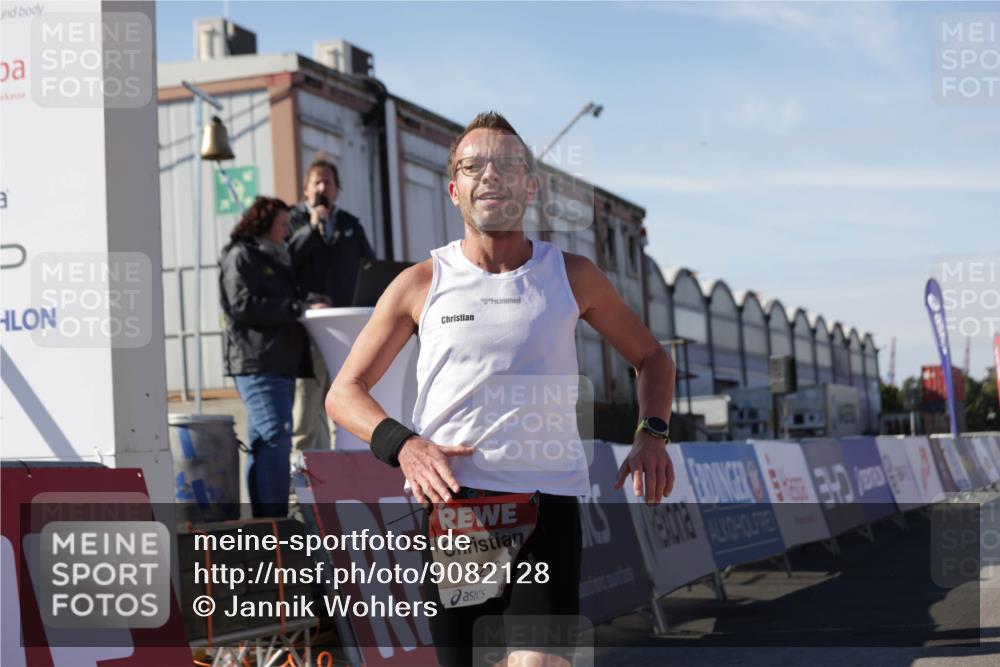 03.10.2025 - Köhlbrandbrückenlauf Jannik Wohlers http://msf.ph/oto/9082128 03.10.2025 12:50:59 Ziel 4072, 6216, 6552 meine-sportfotos.de