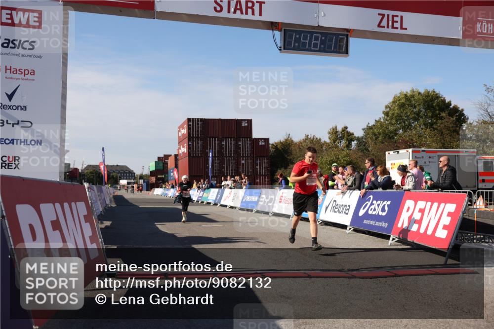 03.10.2025 - Köhlbrandbrückenlauf Lena Gebhardt http://msf.ph/oto/9082132 03.10.2025 13:48:17 Ziel 4824, 5735, 6164, 6165 meine-sportfotos.de