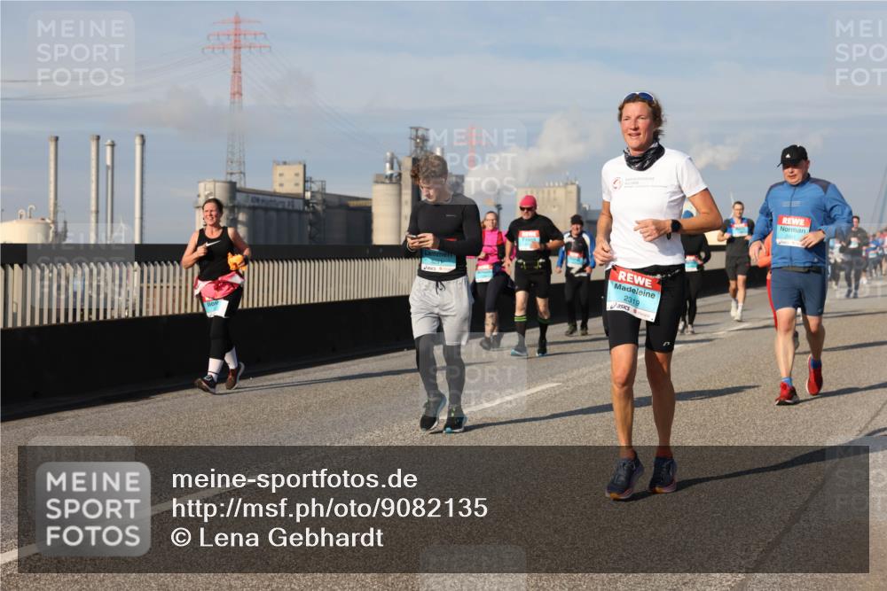 03.10.2025 - Köhlbrandbrückenlauf Lena Gebhardt http://msf.ph/oto/9082135 03.10.2025 10:04:27 Position 2 2319 meine-sportfotos.de