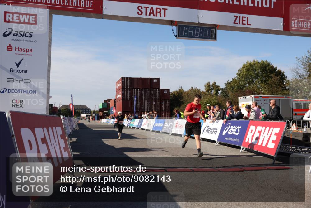 03.10.2025 - Köhlbrandbrückenlauf Lena Gebhardt http://msf.ph/oto/9082143 03.10.2025 13:48:17 Ziel 4824, 5735, 6164, 6165 meine-sportfotos.de