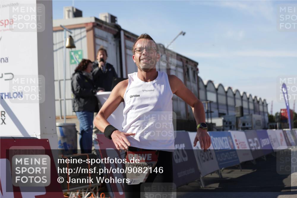 03.10.2025 - Köhlbrandbrückenlauf Jannik Wohlers http://msf.ph/oto/9082146 03.10.2025 12:50:59 Ziel 4072, 6216, 6552 meine-sportfotos.de