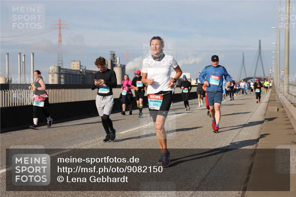 03.10.2025 - Köhlbrandbrückenlauf Lena Gebhardt http://msf.ph/oto/9082150 03.10.2025 10:04:27 Position 2 2319 meine-sportfotos.de