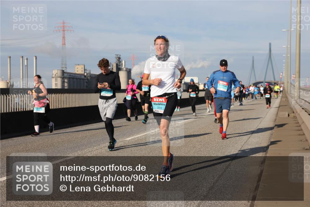 03.10.2025 - Köhlbrandbrückenlauf Lena Gebhardt http://msf.ph/oto/9082156 03.10.2025 10:04:27 Position 2 2319 meine-sportfotos.de