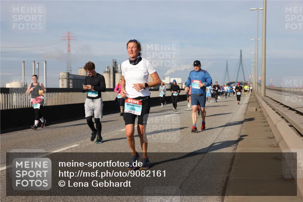03.10.2025 - Köhlbrandbrückenlauf Lena Gebhardt http://msf.ph/oto/9082161 03.10.2025 10:04:28 Position 2 2319 meine-sportfotos.de
