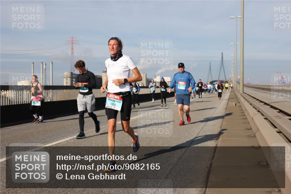 03.10.2025 - Köhlbrandbrückenlauf Lena Gebhardt http://msf.ph/oto/9082165 03.10.2025 10:04:28 Position 2 2319 meine-sportfotos.de