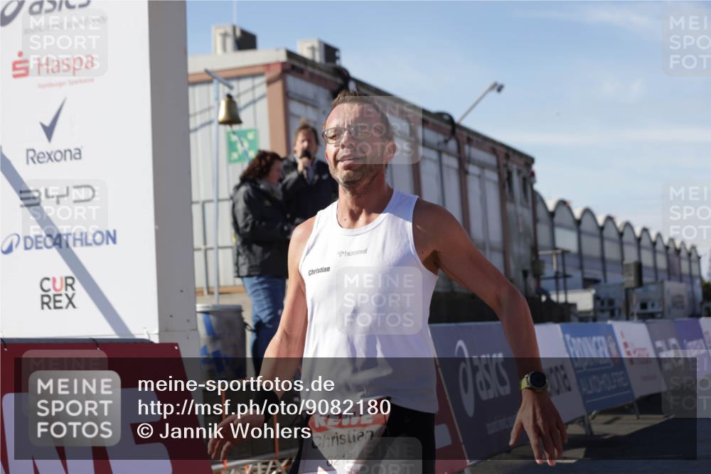 03.10.2025 - Köhlbrandbrückenlauf Jannik Wohlers http://msf.ph/oto/9082180 03.10.2025 12:50:59 Ziel 4072, 6216, 6552 meine-sportfotos.de