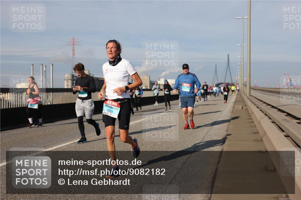 03.10.2025 - Köhlbrandbrückenlauf Lena Gebhardt http://msf.ph/oto/9082182 03.10.2025 10:04:28 Position 2 2319 meine-sportfotos.de