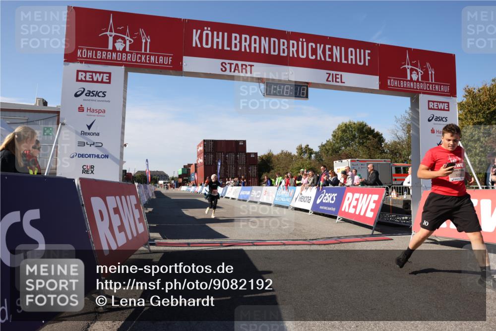 03.10.2025 - Köhlbrandbrückenlauf Lena Gebhardt http://msf.ph/oto/9082192 03.10.2025 13:48:19 Ziel 4824, 5735, 6164, 6165 meine-sportfotos.de