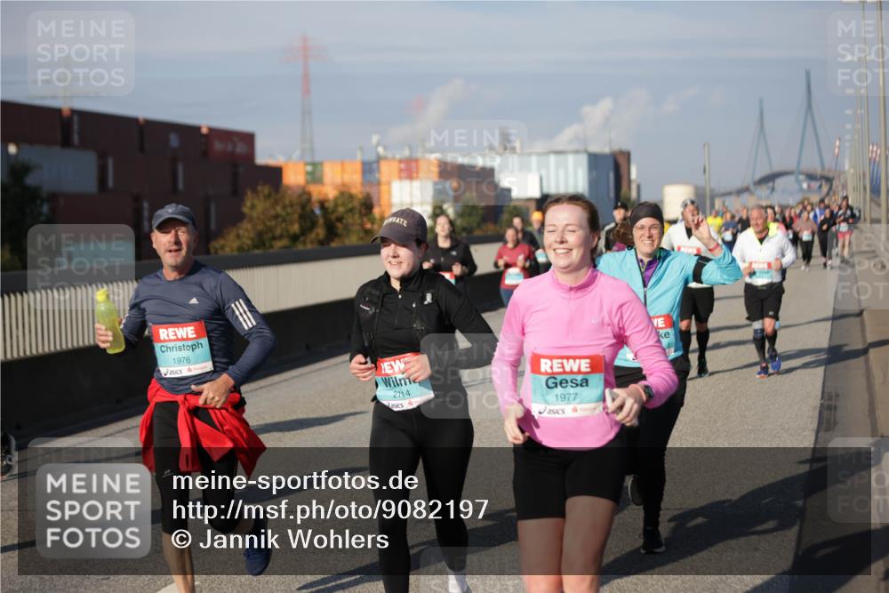 03.10.2025 - Köhlbrandbrückenlauf Jannik Wohlers http://msf.ph/oto/9082197 03.10.2025 10:05:17 Position 3 1976, 2114, 1977 meine-sportfotos.de
