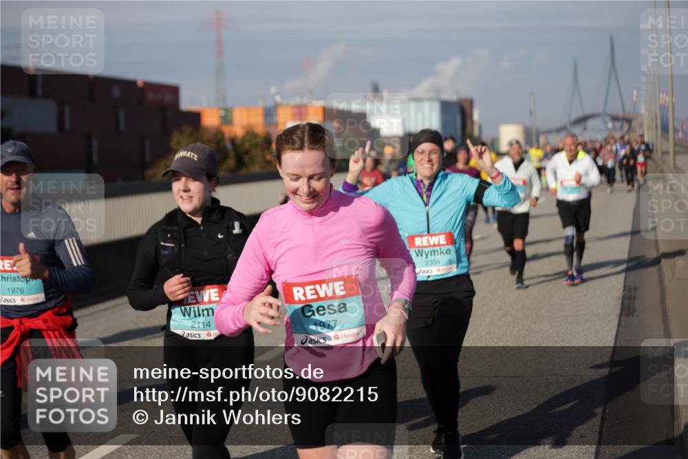 03.10.2025 - Köhlbrandbrückenlauf Jannik Wohlers http://msf.ph/oto/9082215 03.10.2025 10:05:18 Position 3 1976, 2114, 1977, 2304 meine-sportfotos.de