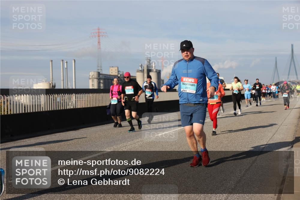 03.10.2025 - Köhlbrandbrückenlauf Lena Gebhardt http://msf.ph/oto/9082224 03.10.2025 10:04:29 Position 2 2001 meine-sportfotos.de