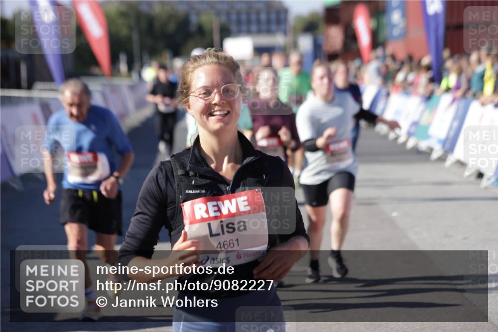 03.10.2025 - Köhlbrandbrückenlauf Jannik Wohlers http://msf.ph/oto/9082227 03.10.2025 13:18:11 Ziel 4472, 4473, 4581, 4600, 4620, 4661, 4682, 4950, 5209, 5454, 6001, 6310, 6326, 6633, 6634 meine-sportfotos.de