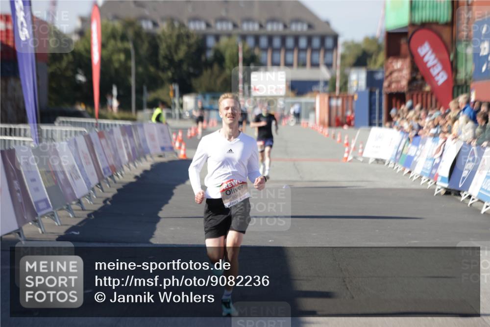 03.10.2025 - Köhlbrandbrückenlauf Jannik Wohlers http://msf.ph/oto/9082236 03.10.2025 12:51:17 Ziel 6047 meine-sportfotos.de