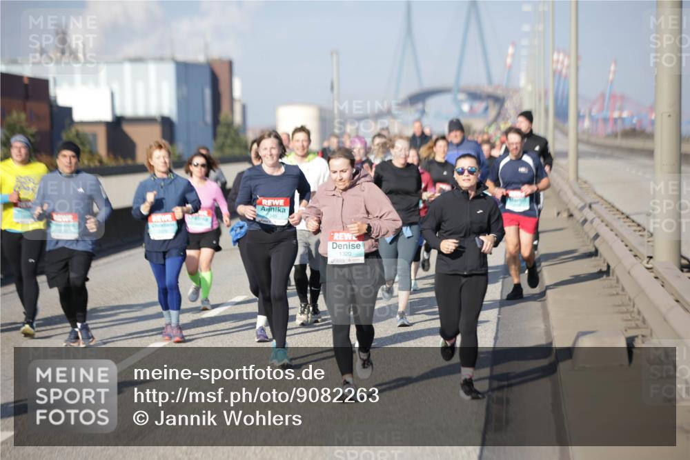 03.10.2025 - Köhlbrandbrückenlauf Jannik Wohlers http://msf.ph/oto/9082263 03.10.2025 10:05:29 Position 3 1320 meine-sportfotos.de