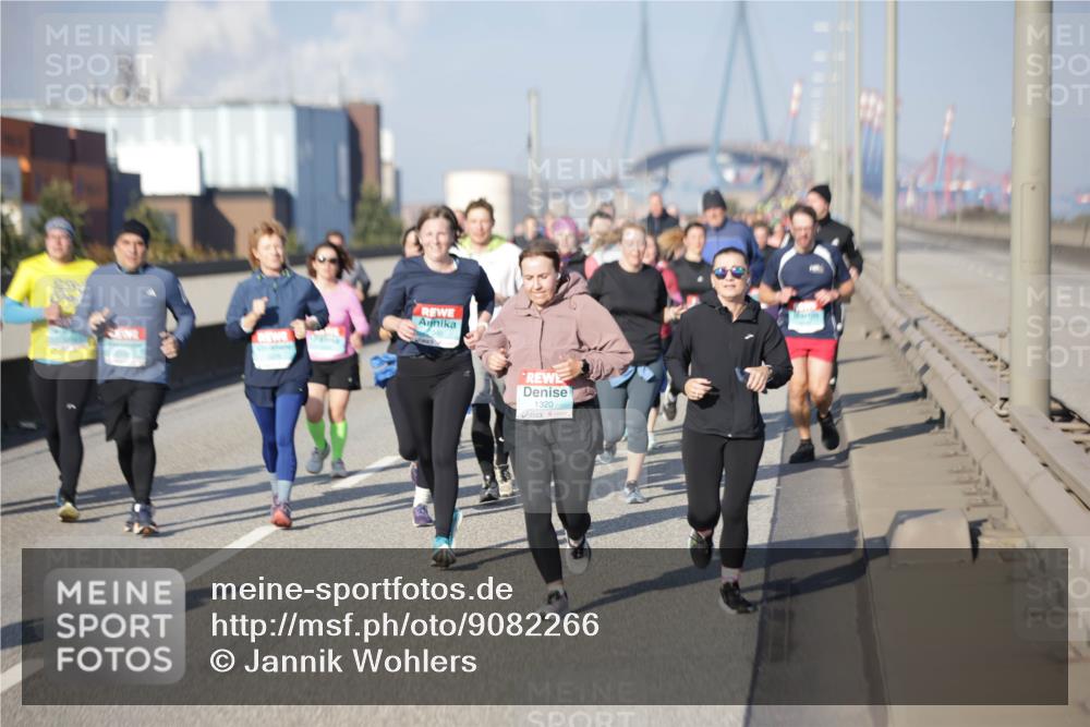 03.10.2025 - Köhlbrandbrückenlauf Jannik Wohlers http://msf.ph/oto/9082266 03.10.2025 10:05:29 Position 3 1320 meine-sportfotos.de