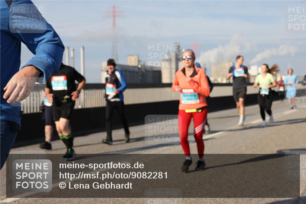 03.10.2025 - Köhlbrandbrückenlauf Lena Gebhardt http://msf.ph/oto/9082281 03.10.2025 10:04:31 Position 2  meine-sportfotos.de
