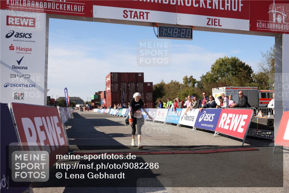 03.10.2025 - Köhlbrandbrückenlauf Lena Gebhardt http://msf.ph/oto/9082286 03.10.2025 13:48:21 Ziel 4824, 5735, 6164, 6165 meine-sportfotos.de