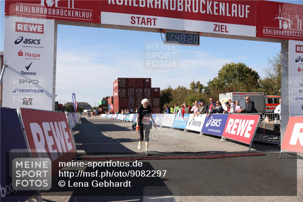03.10.2025 - Köhlbrandbrückenlauf Lena Gebhardt http://msf.ph/oto/9082297 03.10.2025 13:48:21 Ziel 4824, 5735, 6164, 6165 meine-sportfotos.de