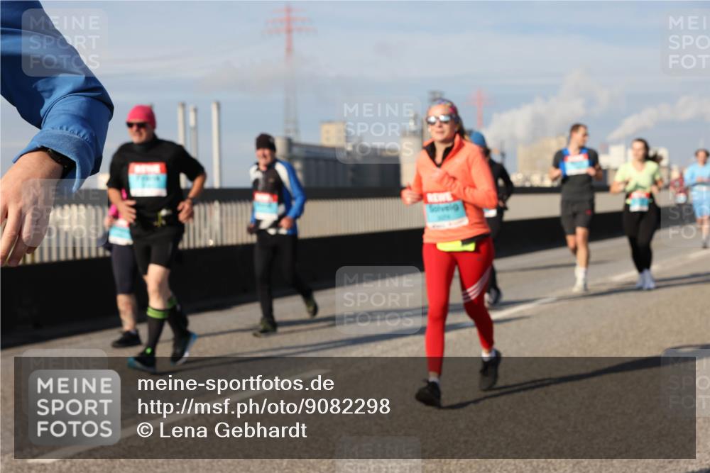 03.10.2025 - Köhlbrandbrückenlauf Lena Gebhardt http://msf.ph/oto/9082298 03.10.2025 10:04:31 Position 2  meine-sportfotos.de