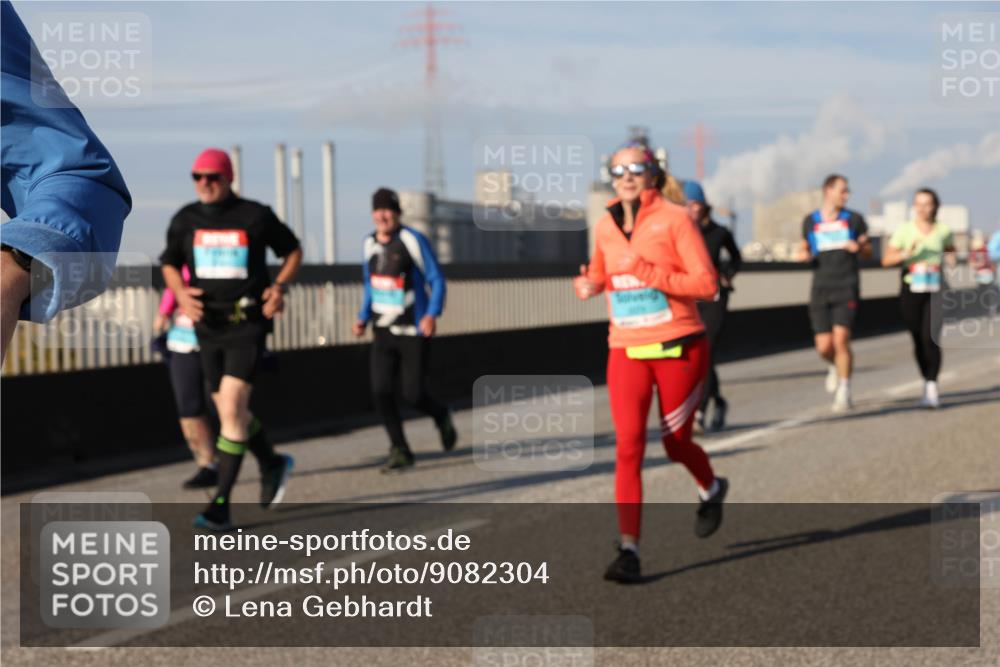 03.10.2025 - Köhlbrandbrückenlauf Lena Gebhardt http://msf.ph/oto/9082304 03.10.2025 10:04:31 Position 2  meine-sportfotos.de