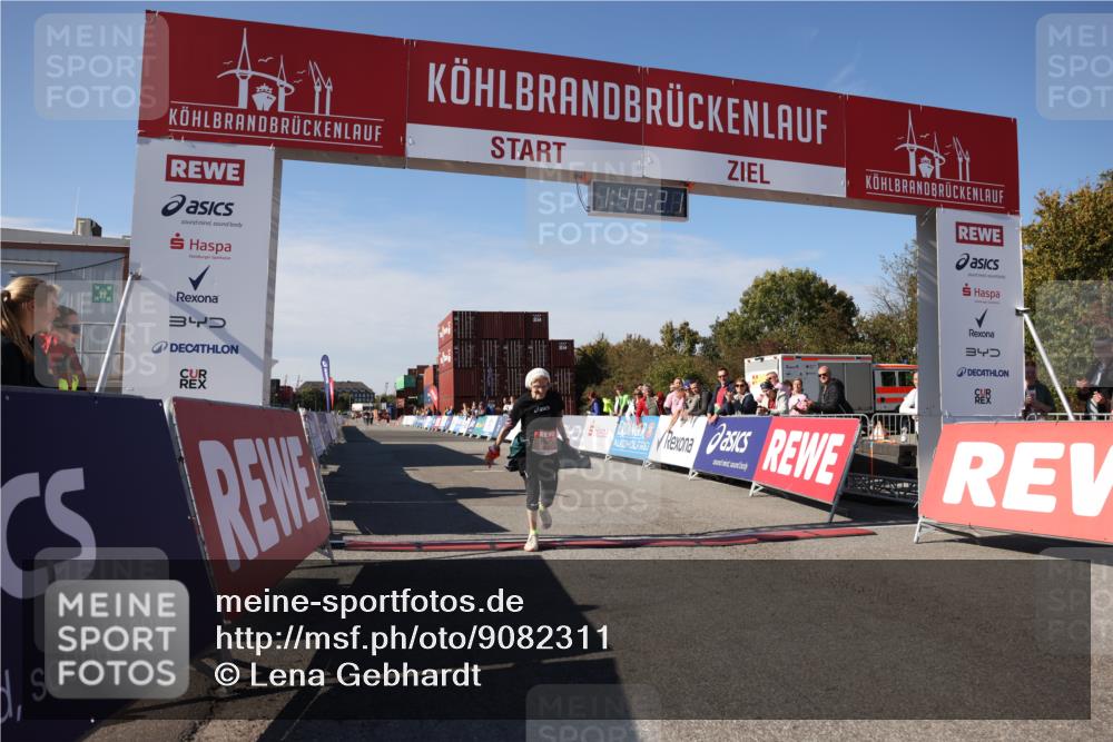03.10.2025 - Köhlbrandbrückenlauf Lena Gebhardt http://msf.ph/oto/9082311 03.10.2025 13:48:21 Ziel 4824, 5735, 6164, 6165 meine-sportfotos.de