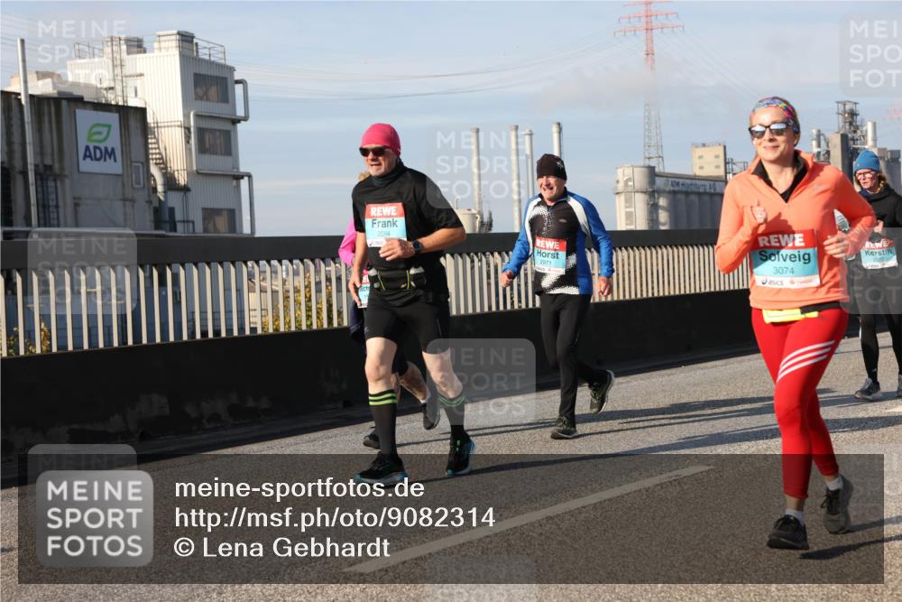 03.10.2025 - Köhlbrandbrückenlauf Lena Gebhardt http://msf.ph/oto/9082314 03.10.2025 10:04:31 Position 2 2094, 2971, 3074 meine-sportfotos.de