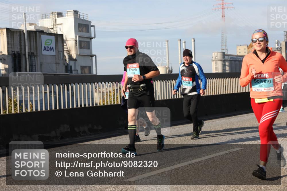 03.10.2025 - Köhlbrandbrückenlauf Lena Gebhardt http://msf.ph/oto/9082320 03.10.2025 10:04:31 Position 2 2094, 2971, 3074 meine-sportfotos.de