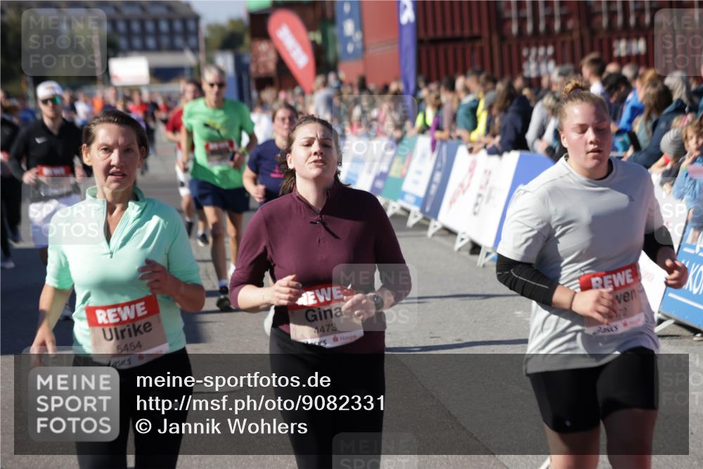 03.10.2025 - Köhlbrandbrückenlauf Jannik Wohlers http://msf.ph/oto/9082331 03.10.2025 13:18:13 Ziel 4472, 4473, 4581, 4600, 4620, 4661, 4950, 5209, 5454, 5691, 6001, 6310, 6326, 6633, 6634 meine-sportfotos.de