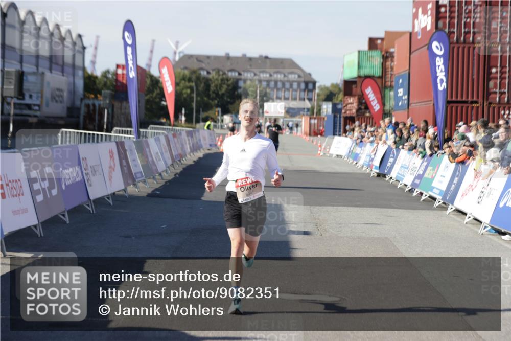 03.10.2025 - Köhlbrandbrückenlauf Jannik Wohlers http://msf.ph/oto/9082351 03.10.2025 12:51:19 Ziel 6047 meine-sportfotos.de