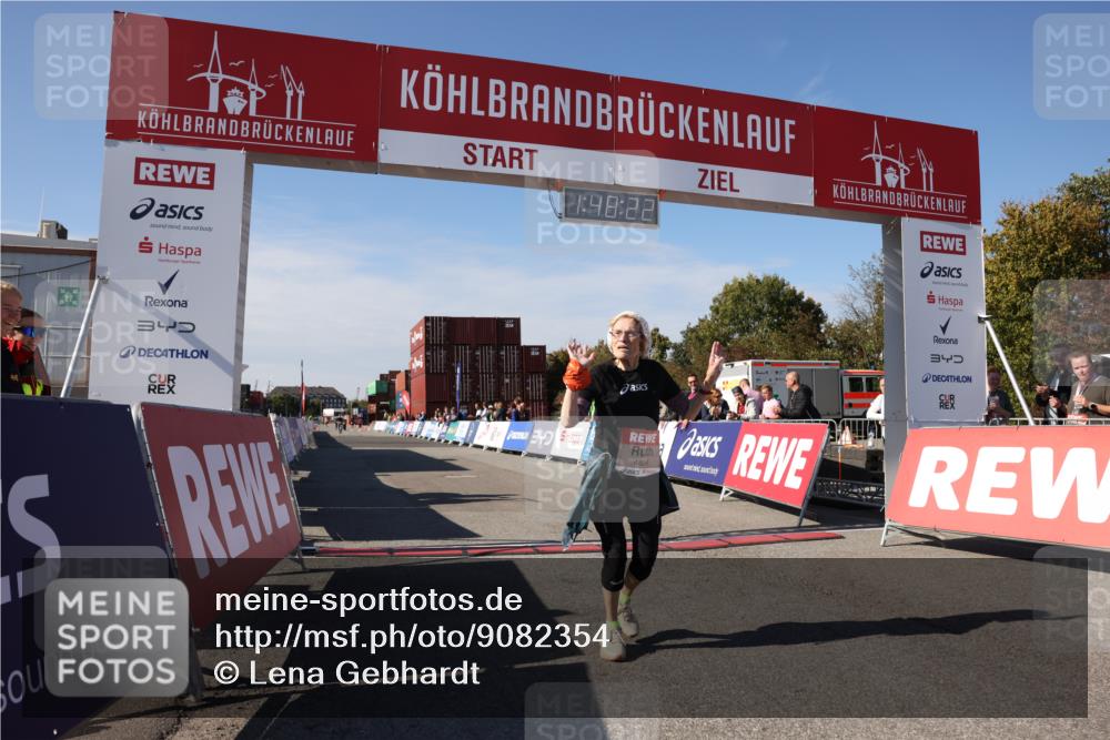 03.10.2025 - Köhlbrandbrückenlauf Lena Gebhardt http://msf.ph/oto/9082354 03.10.2025 13:48:23 Ziel 4824, 5735, 6164, 6165 meine-sportfotos.de