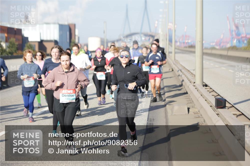 03.10.2025 - Köhlbrandbrückenlauf Jannik Wohlers http://msf.ph/oto/9082356 03.10.2025 10:05:31 Position 3 1320, 49 meine-sportfotos.de