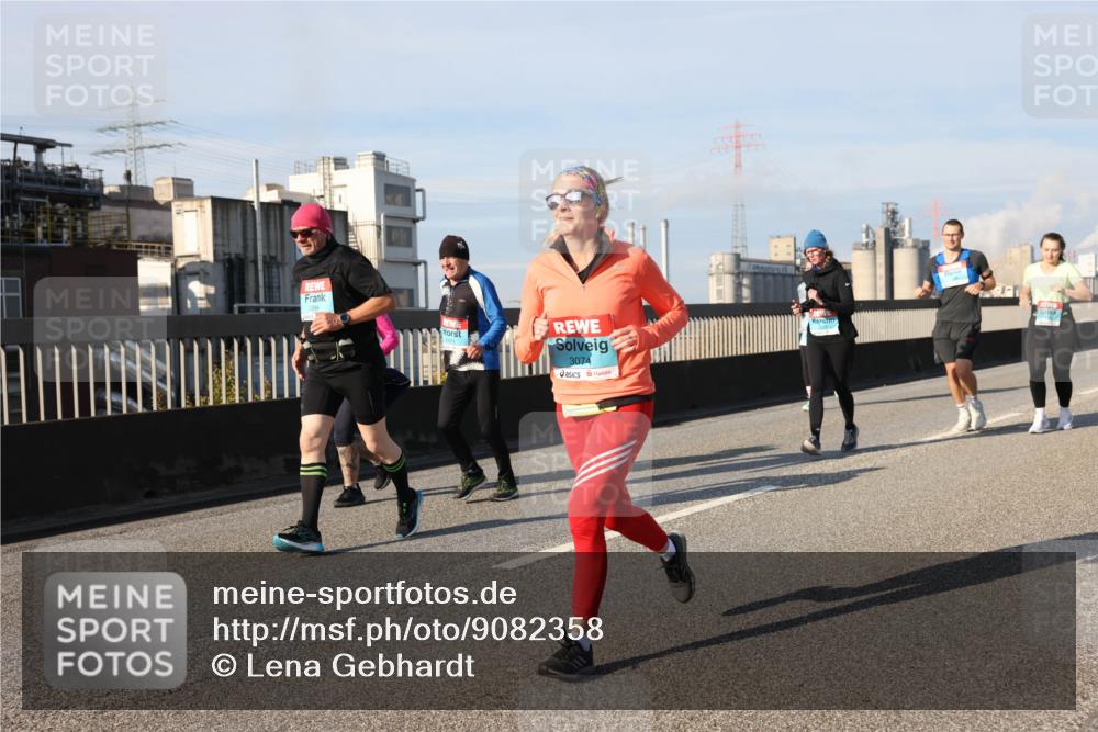 03.10.2025 - Köhlbrandbrückenlauf Lena Gebhardt http://msf.ph/oto/9082358 03.10.2025 10:04:32 Position 2 3074 meine-sportfotos.de