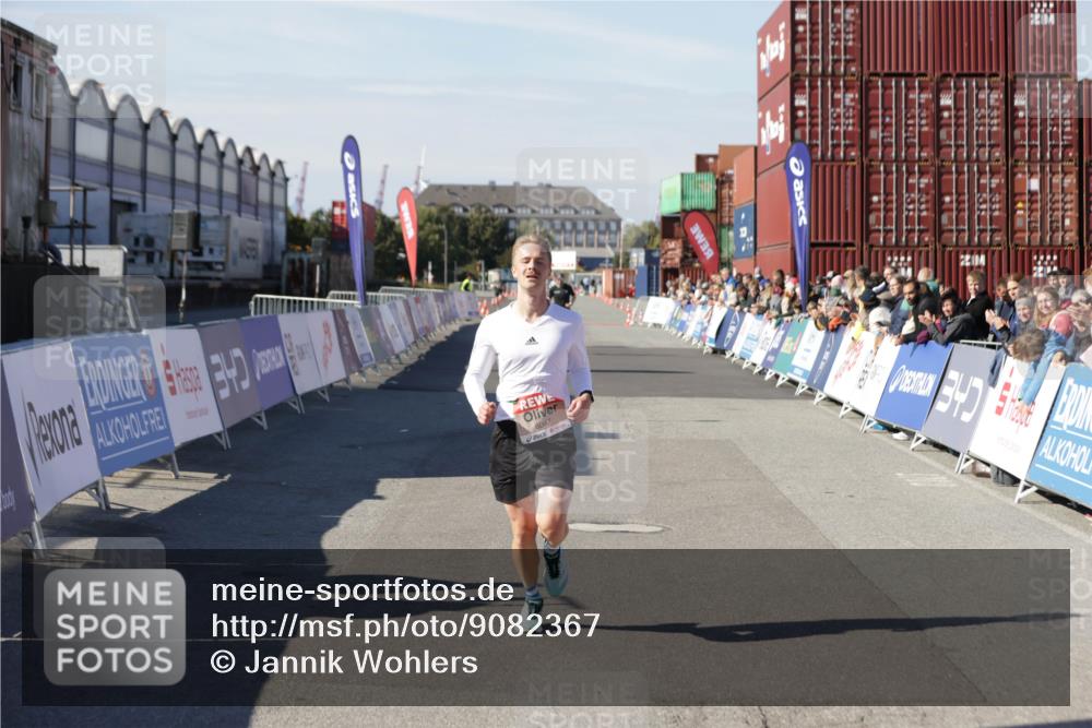 03.10.2025 - Köhlbrandbrückenlauf Jannik Wohlers http://msf.ph/oto/9082367 03.10.2025 12:51:20 Ziel 6047 meine-sportfotos.de