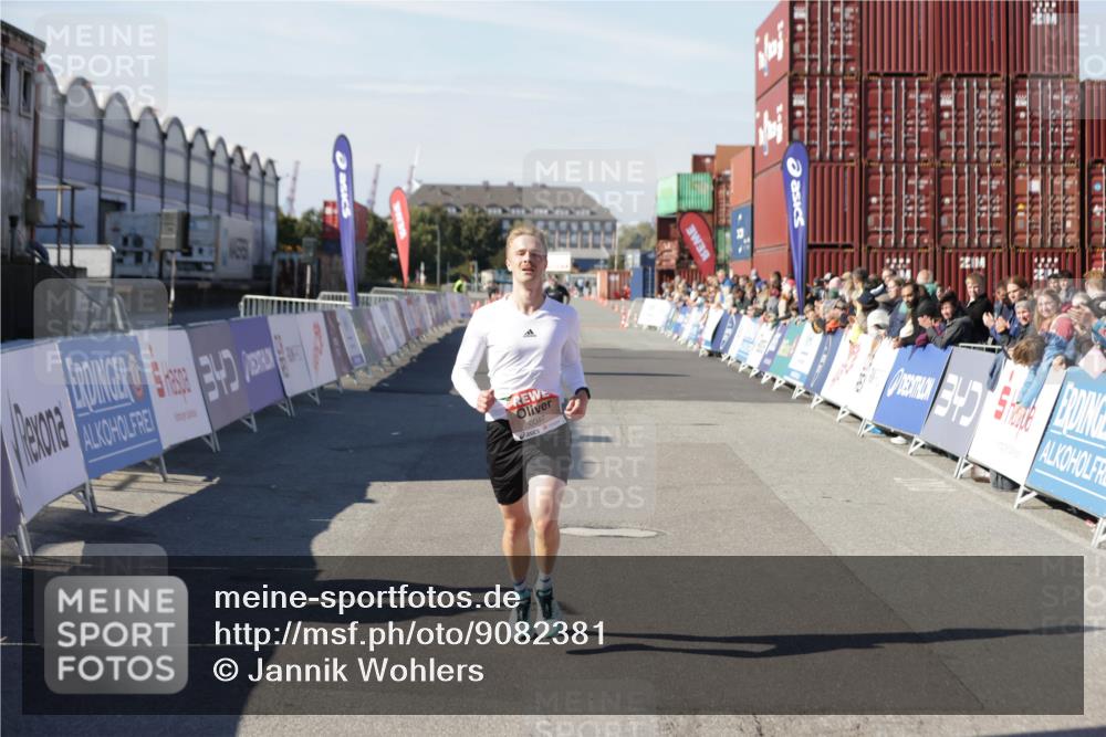 03.10.2025 - Köhlbrandbrückenlauf Jannik Wohlers http://msf.ph/oto/9082381 03.10.2025 12:51:20 Ziel 6047 meine-sportfotos.de