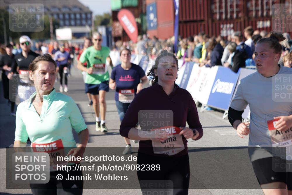 03.10.2025 - Köhlbrandbrückenlauf Jannik Wohlers http://msf.ph/oto/9082389 03.10.2025 13:18:13 Ziel 4472, 4473, 4581, 4600, 4620, 4661, 4950, 5209, 5454, 5691, 6001, 6310, 6326, 6633, 6634 meine-sportfotos.de