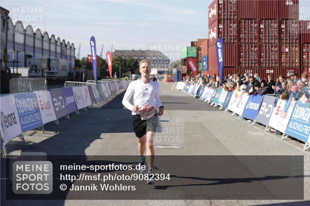 03.10.2025 - Köhlbrandbrückenlauf Jannik Wohlers http://msf.ph/oto/9082394 03.10.2025 12:51:20 Ziel 6047 meine-sportfotos.de