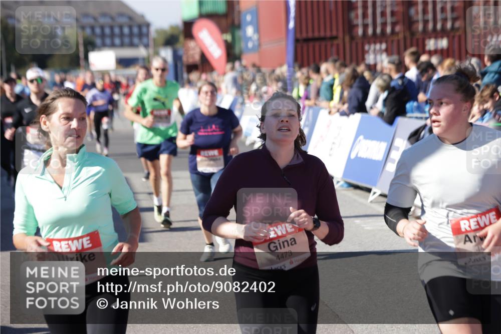 03.10.2025 - Köhlbrandbrückenlauf Jannik Wohlers http://msf.ph/oto/9082402 03.10.2025 13:18:13 Ziel 4472, 4473, 4581, 4600, 4620, 4661, 4950, 5209, 5454, 5691, 6001, 6310, 6326, 6633, 6634 meine-sportfotos.de