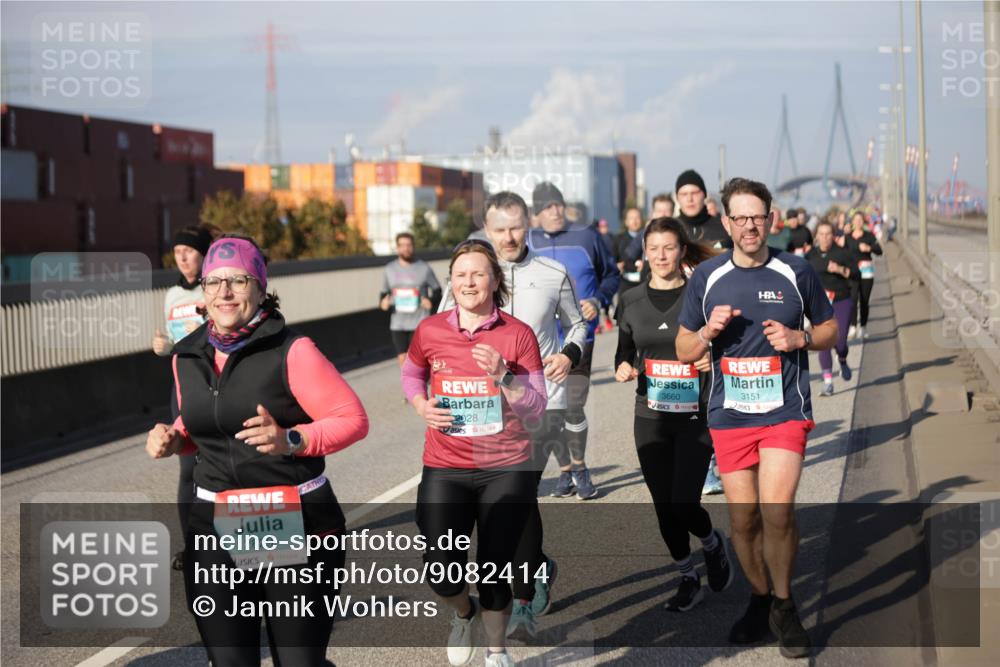 03.10.2025 - Köhlbrandbrückenlauf Jannik Wohlers http://msf.ph/oto/9082414 03.10.2025 10:05:36 Position 3 2829, 2028, 3660, 3151 meine-sportfotos.de