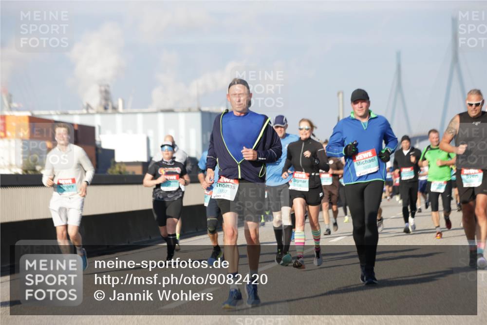 03.10.2025 - Köhlbrandbrückenlauf Jannik Wohlers http://msf.ph/oto/9082420 03.10.2025 09:55:05 Position 3 1307, 1636, 3202 meine-sportfotos.de