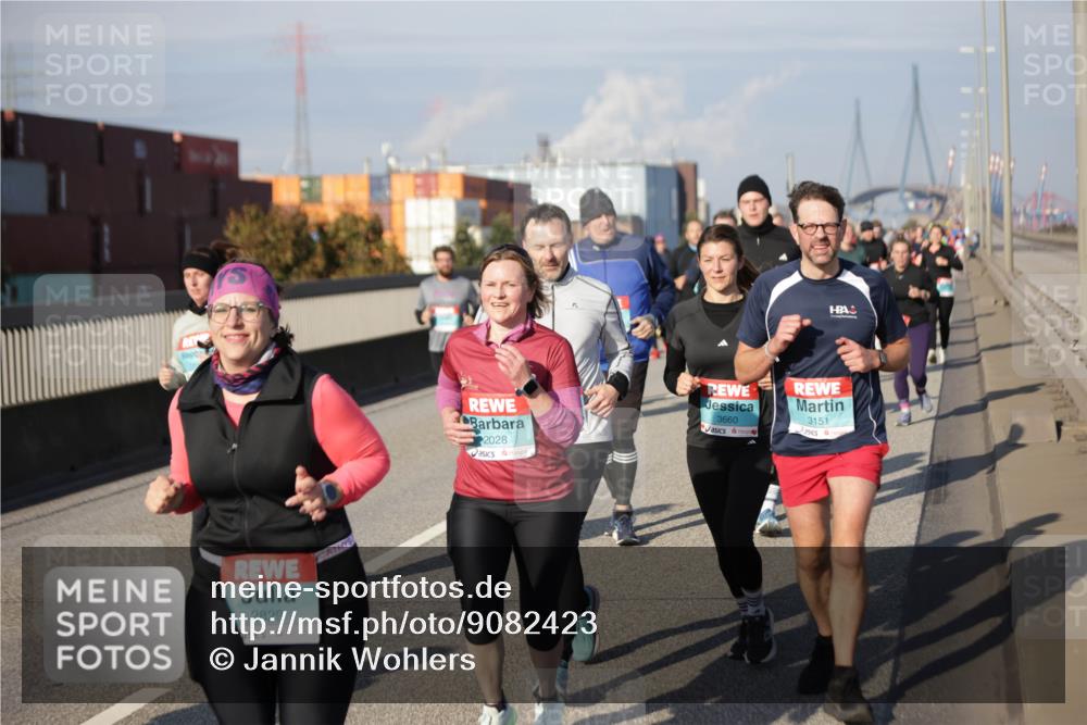 03.10.2025 - Köhlbrandbrückenlauf Jannik Wohlers http://msf.ph/oto/9082423 03.10.2025 10:05:36 Position 3 2829, 2028, 3660, 3151 meine-sportfotos.de